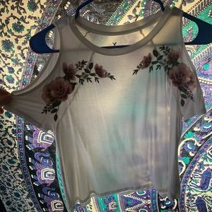 AE open shoulder t-shirt (size S)